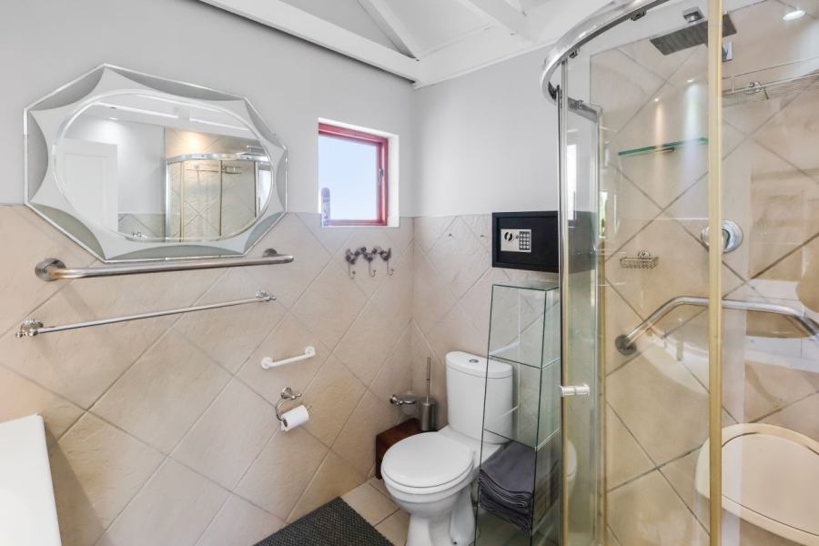 To Let 1 Bedroom Property for Rent in Beacon Bay Eastern Cape